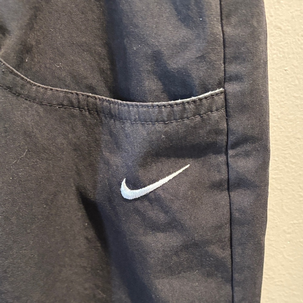 Nike Women's Black Capri Cargo Pants - Picture 5 of 6